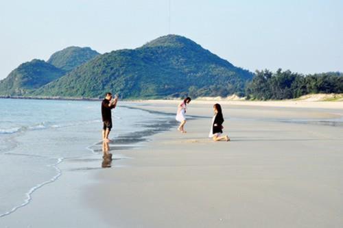 Nha Nghi Phuong Thao Bed & Breakfast Quan Lan Bagian luar foto